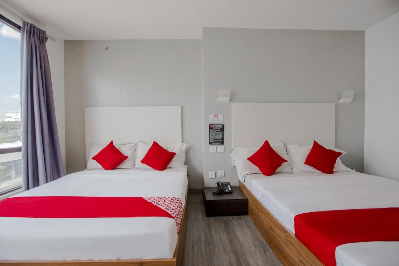 Oyo 666 Mc Hotel Fairview Quezon City Exteriör bild