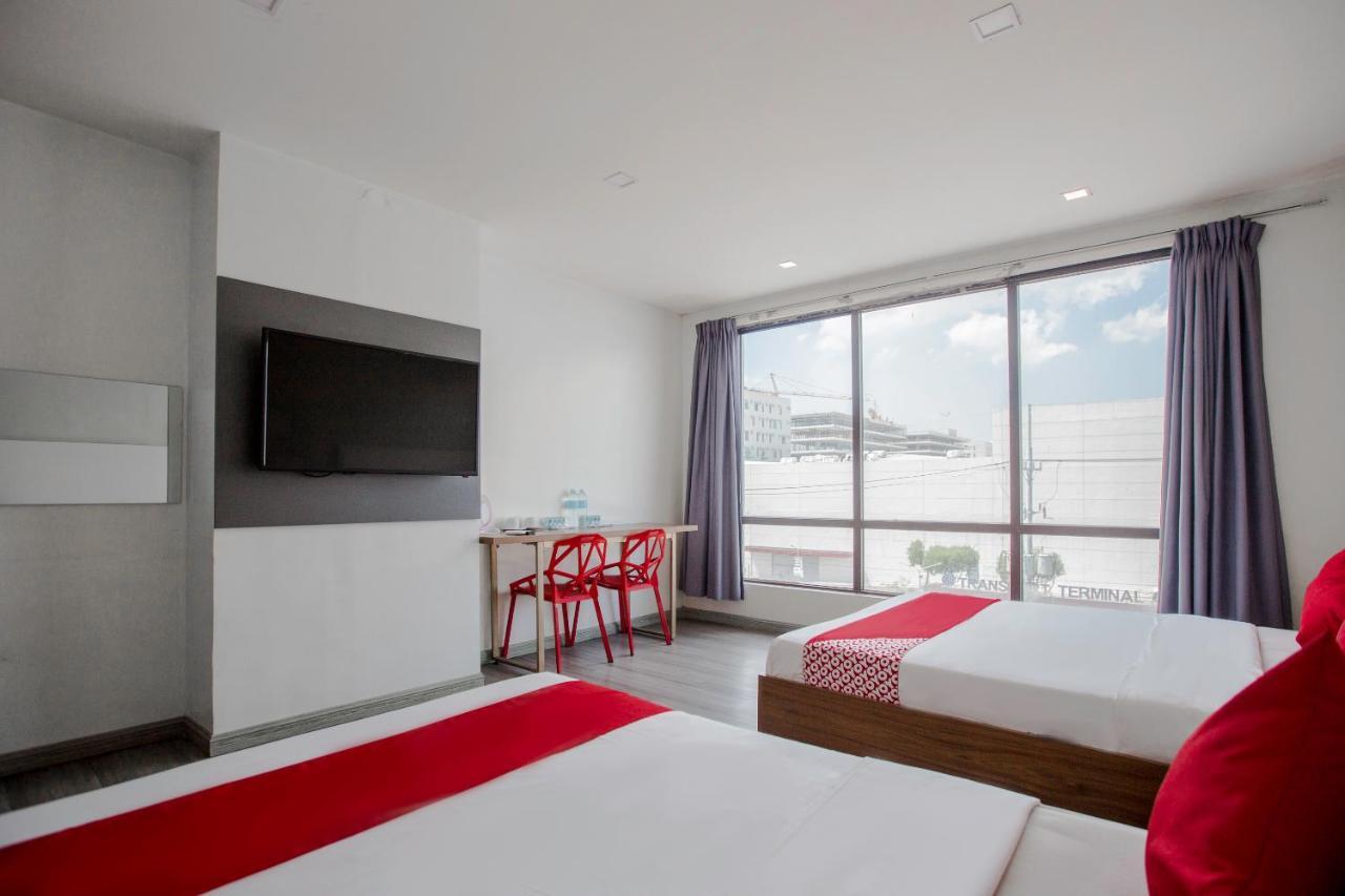 Oyo 666 Mc Hotel Fairview Quezon City Exteriör bild
