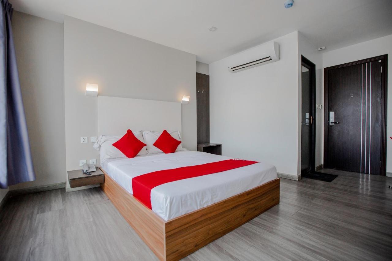 Oyo 666 Mc Hotel Fairview Quezon City Exteriör bild