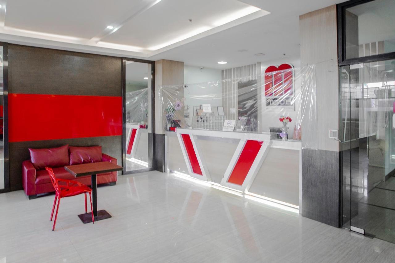 Oyo 666 Mc Hotel Fairview Quezon City Exteriör bild